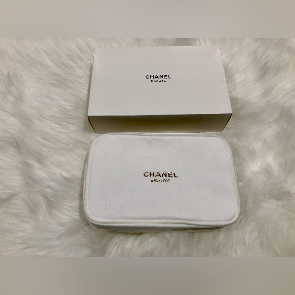 Chanel Holiday White Pouch